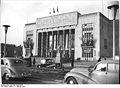 Bundesarchiv Bild 183-17000-0047, Berlin, Karl-Marx-Allee, 'Deutsche Sporthalle'.jpg